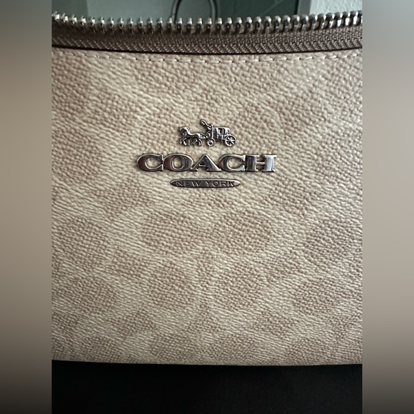 Coach Teri Shoulder Bag In Signature Canvas - Picture 5 of 11